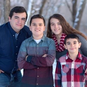 Meet your Posher, Leora